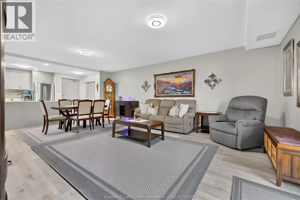 #120 1611 BANWELL ROAD - 14