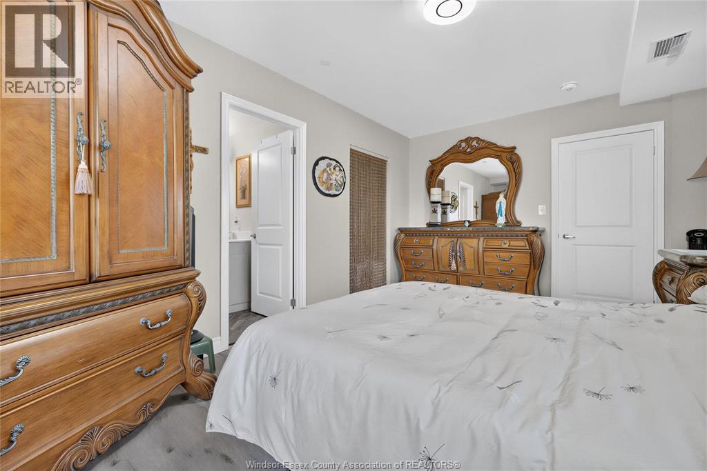 #120 1611 BANWELL ROAD - 20