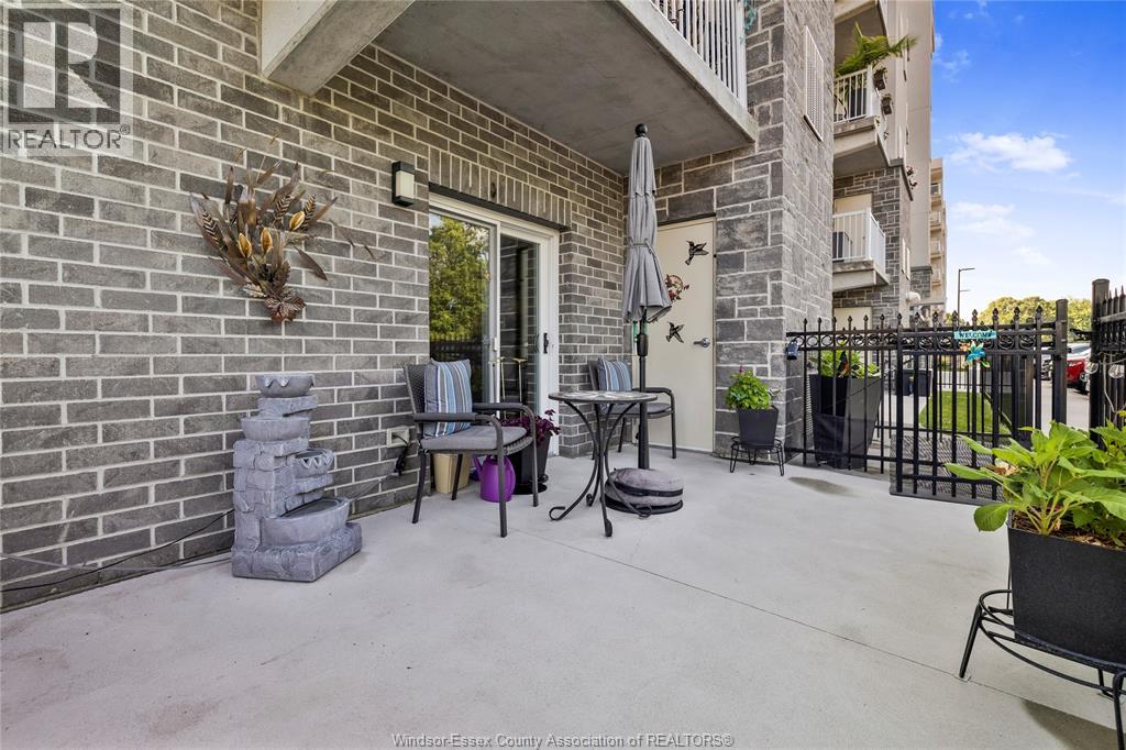 #120 1611 BANWELL ROAD - 27