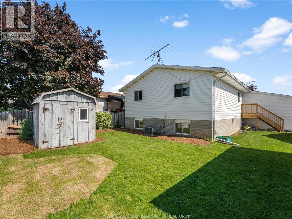1553 BLAIRWOOD CRESCENT - 32