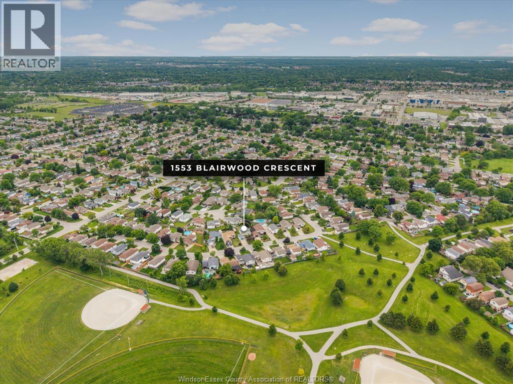 1553 BLAIRWOOD CRESCENT - 34