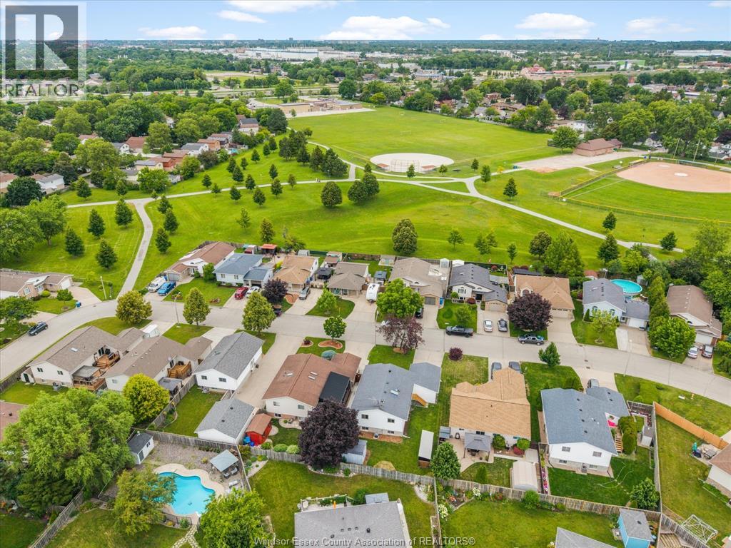1553 BLAIRWOOD CRESCENT - 38