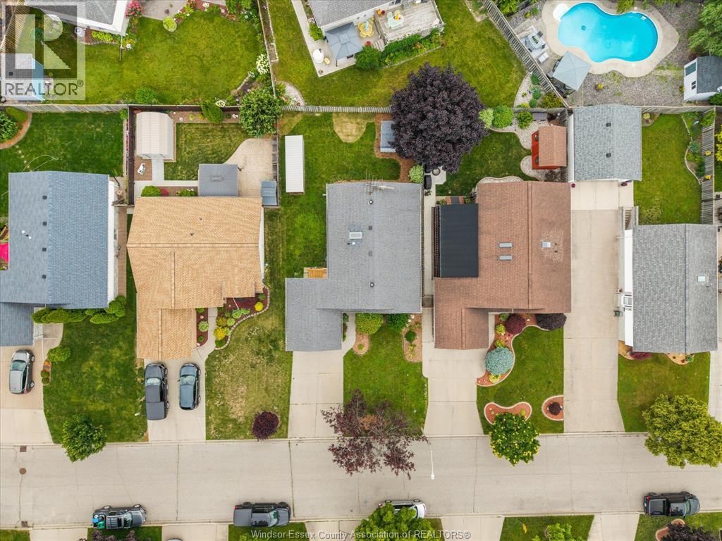 1553 BLAIRWOOD CRESCENT - 40