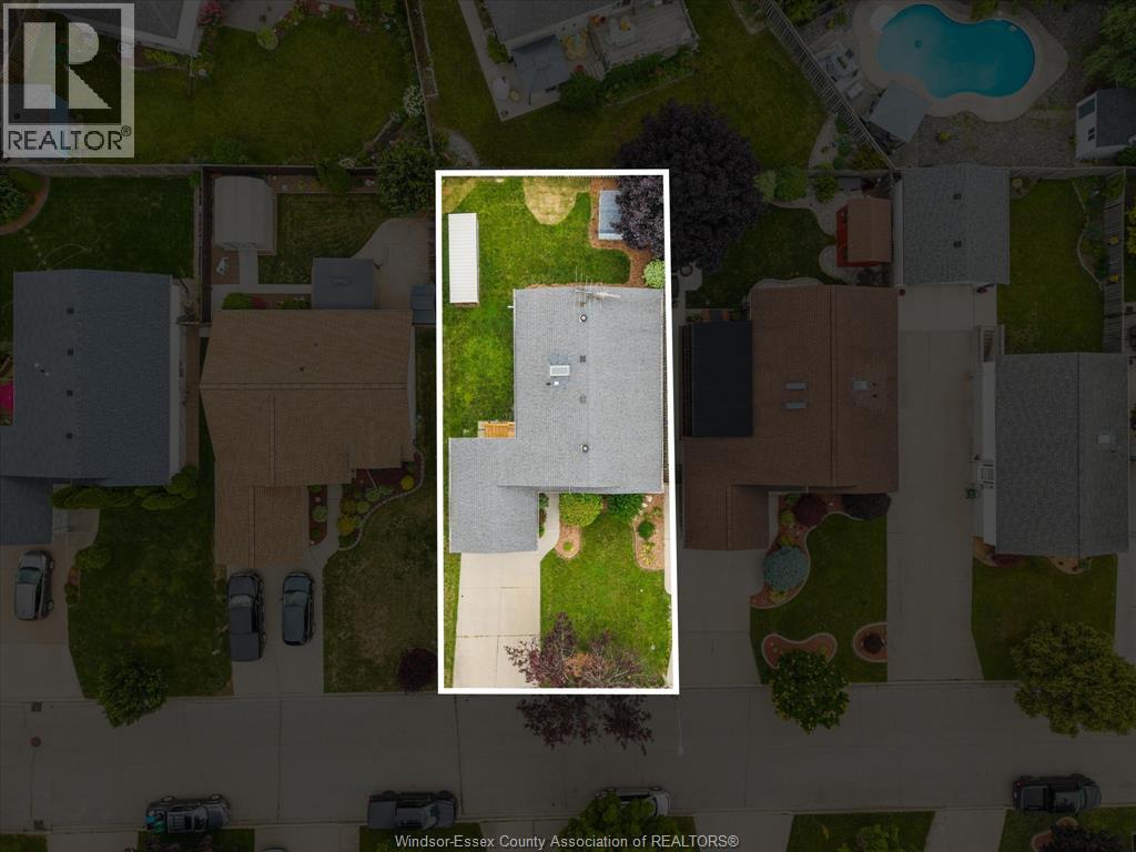 1553 BLAIRWOOD CRESCENT - 42
