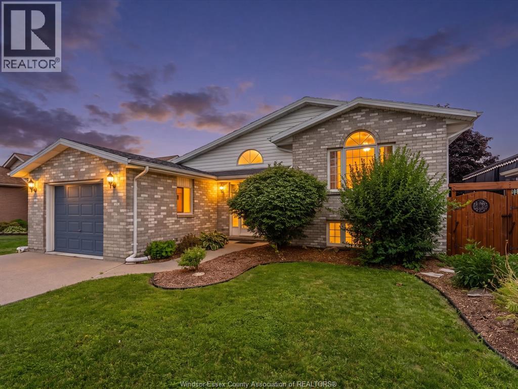 1553 BLAIRWOOD CRESCENT - 43