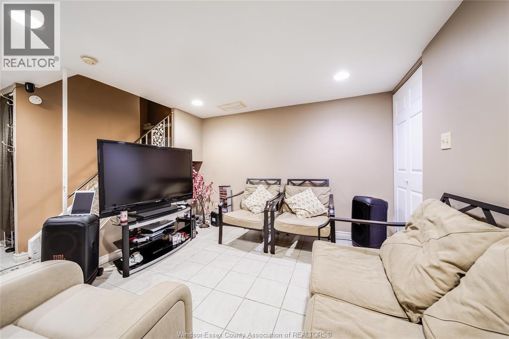 2075 OTTAWA STREET - 19