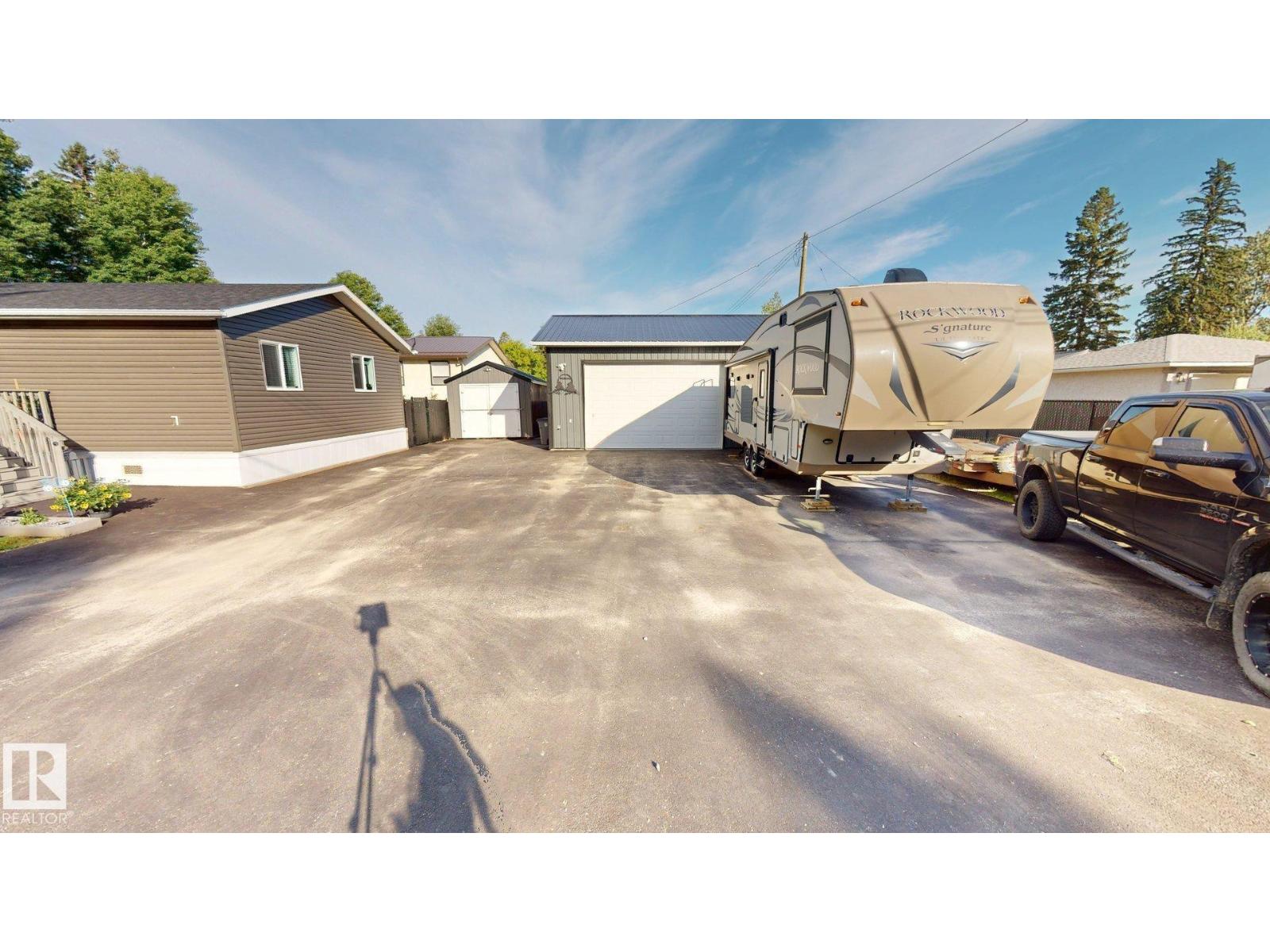 4707 52A ST - 14