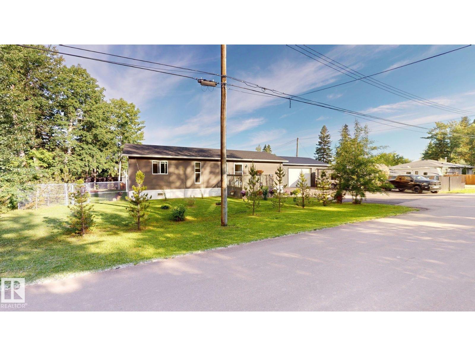 4707 52A ST - 16