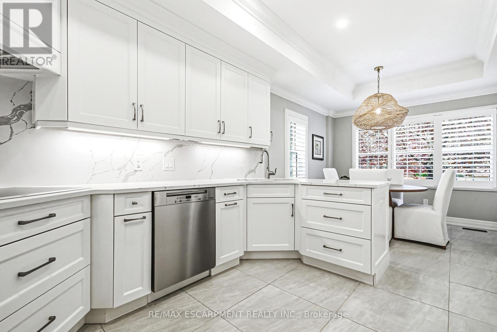 #19 4211 MILLCROFT PARK DRIVE - 13