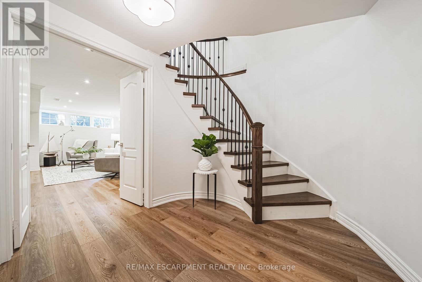 #19 4211 MILLCROFT PARK DRIVE - 29