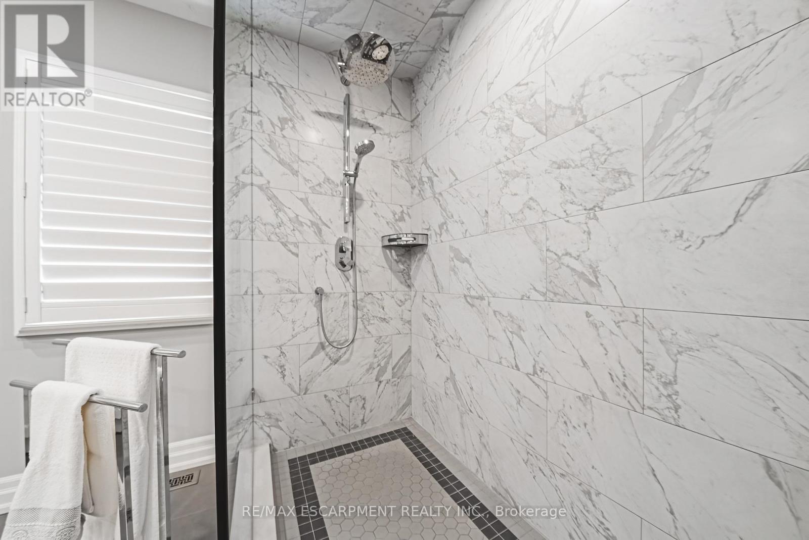 #19 4211 MILLCROFT PARK DRIVE - 26