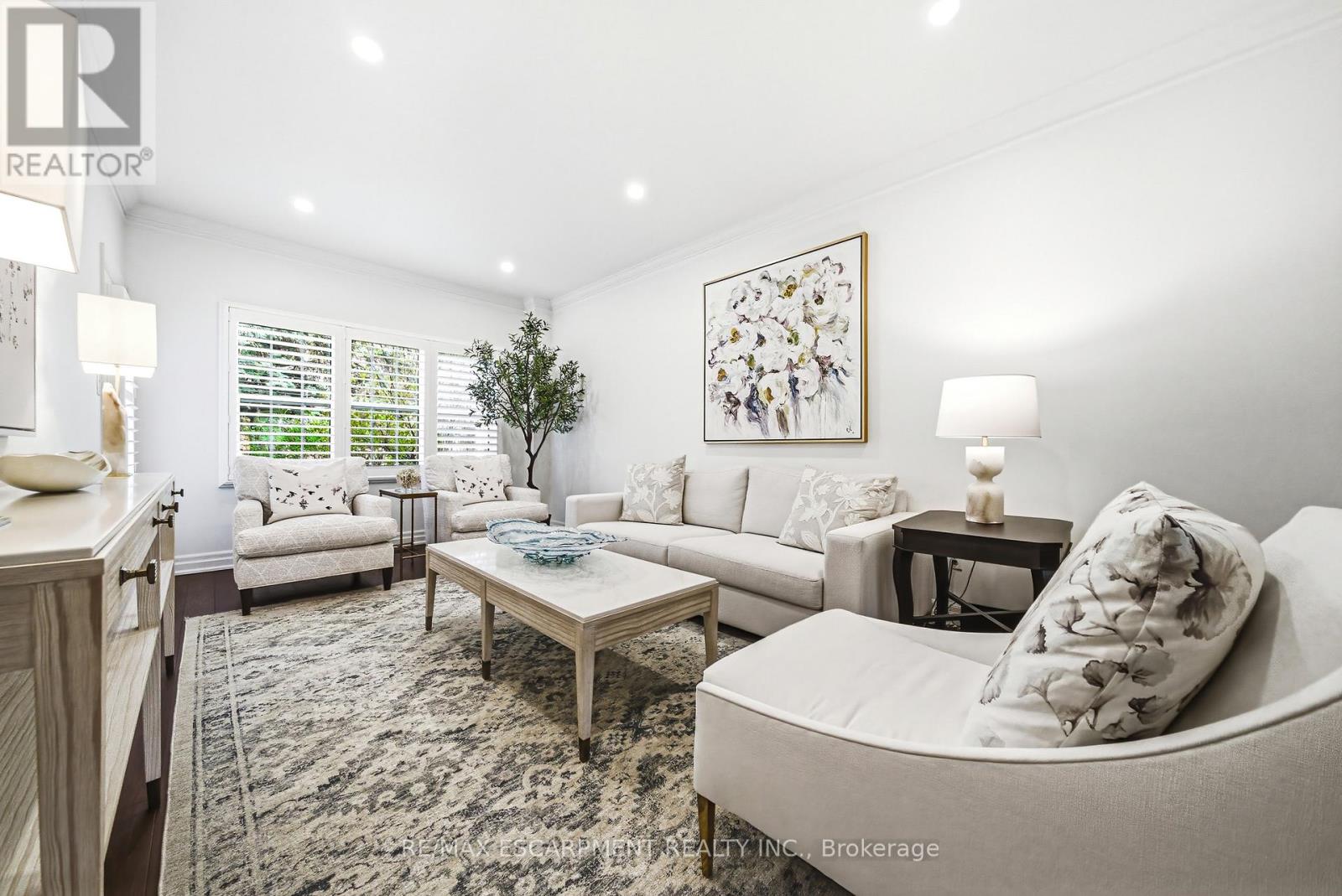 #19 4211 MILLCROFT PARK DRIVE - 6