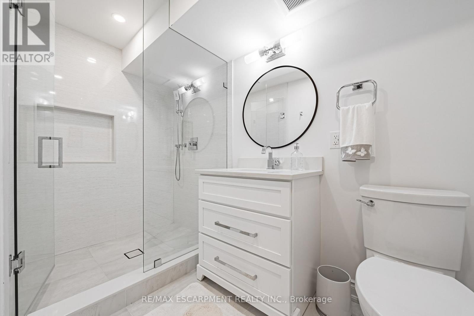 #19 4211 MILLCROFT PARK DRIVE - 33