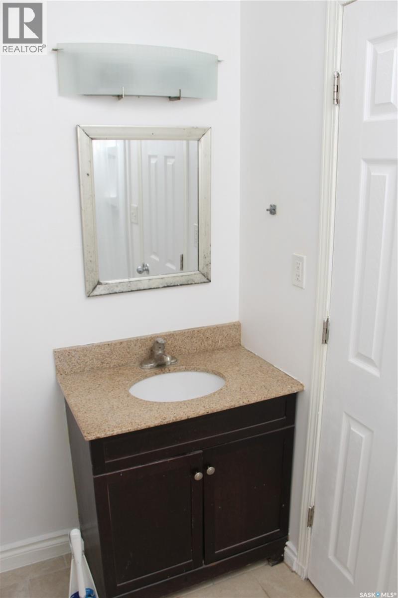 3007 DEWDNEY AVENUE - 12