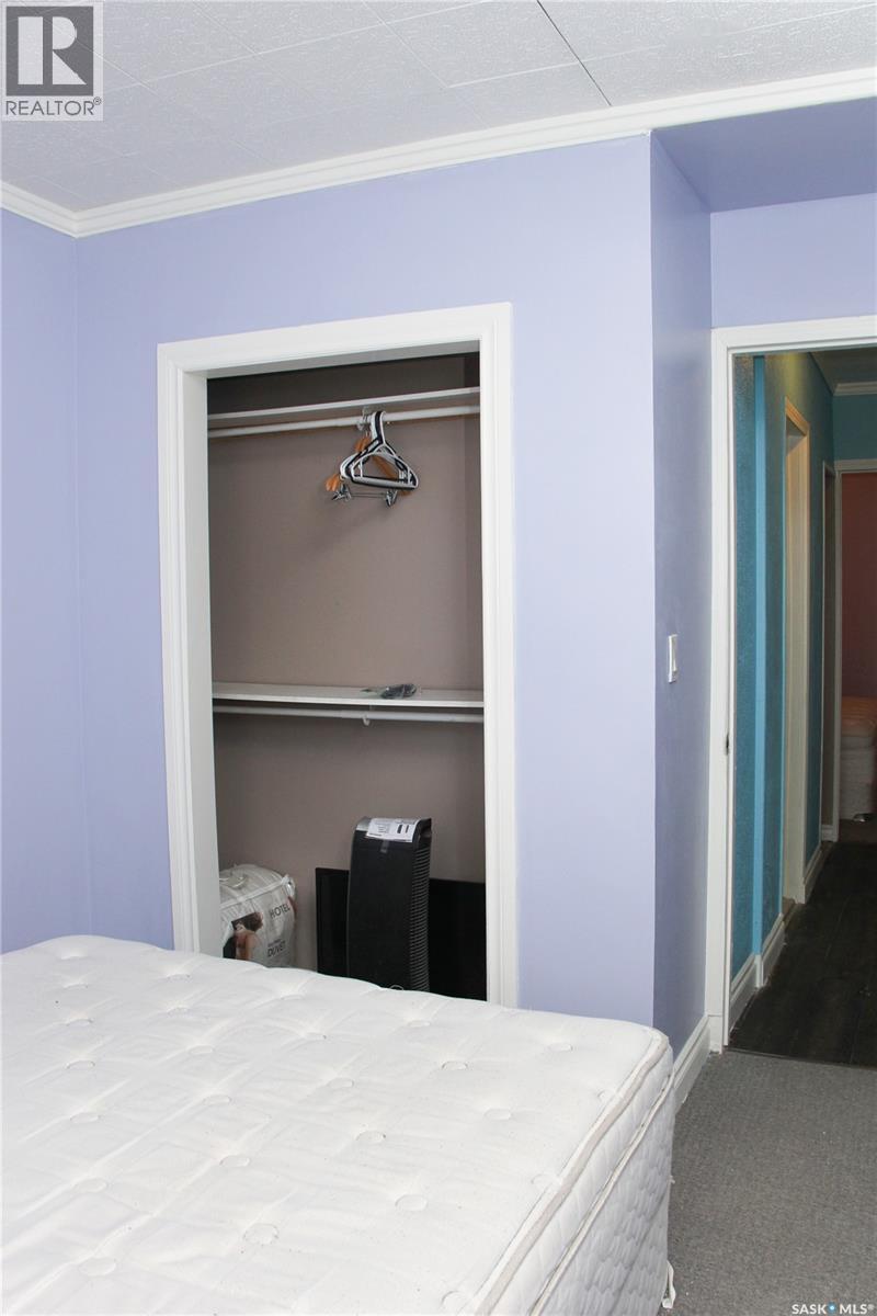 3007 DEWDNEY AVENUE - 13