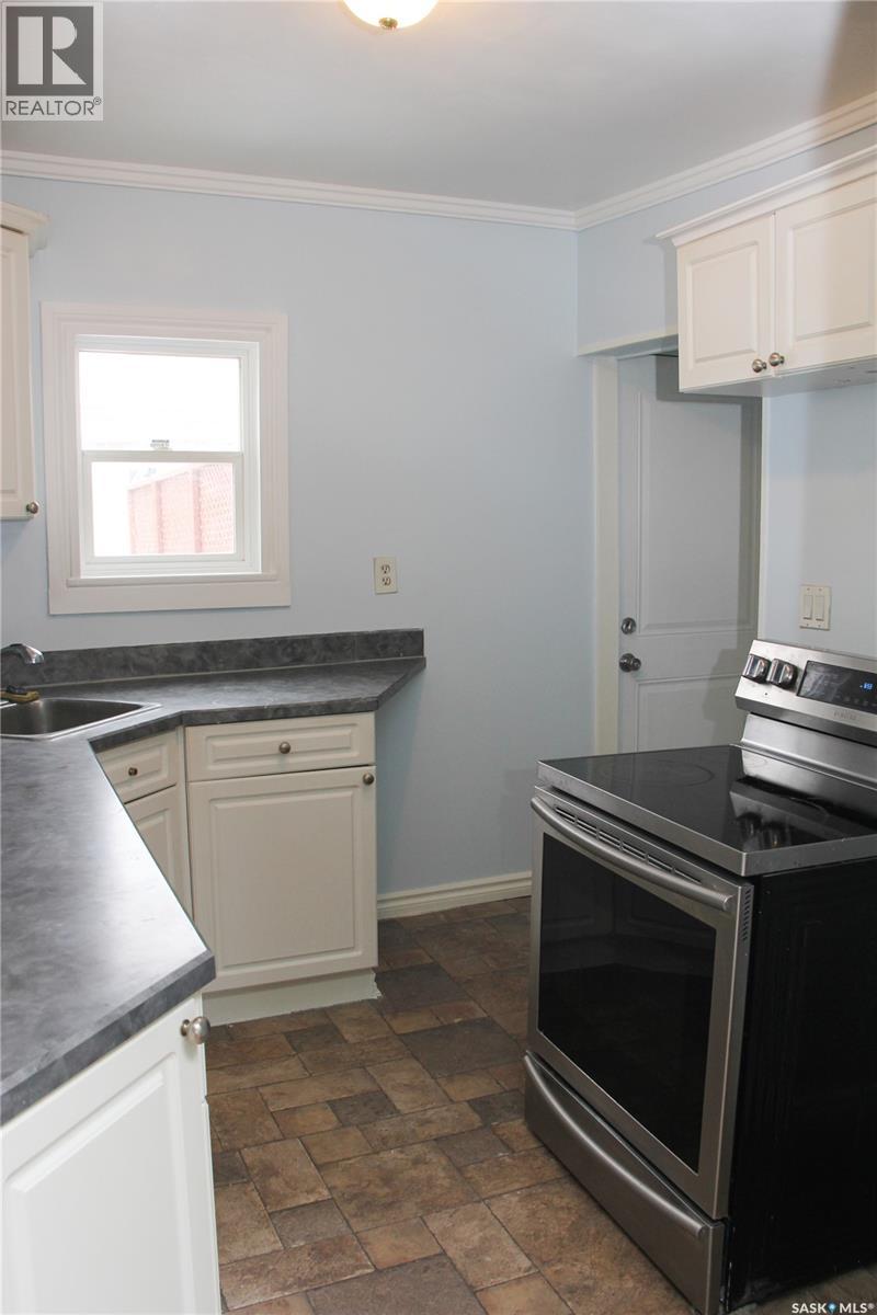 3007 DEWDNEY AVENUE - 16