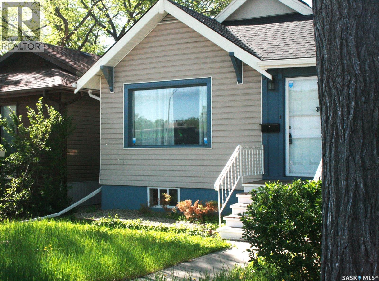 3007 DEWDNEY AVENUE - 2