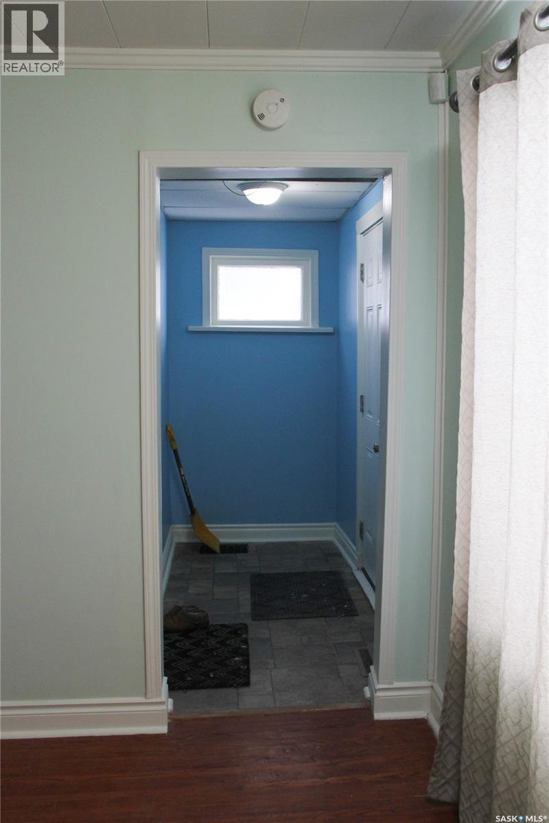 3007 DEWDNEY AVENUE - 4