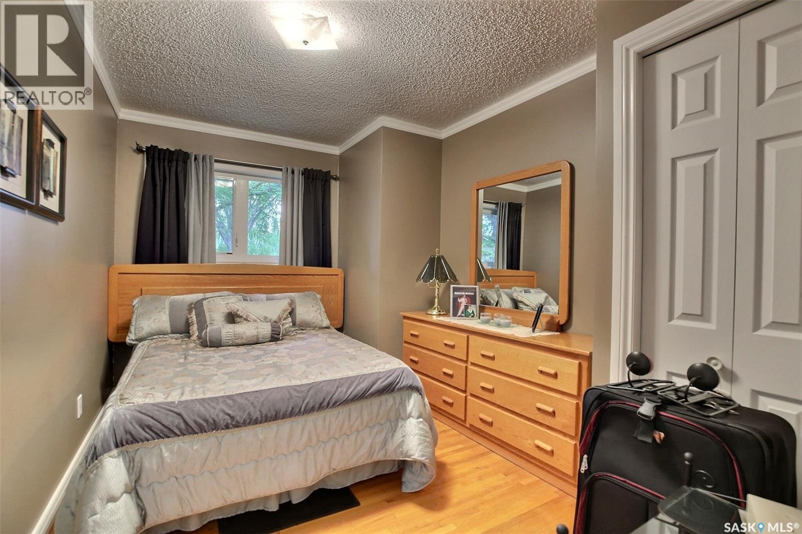 204 Rae STREET - 12