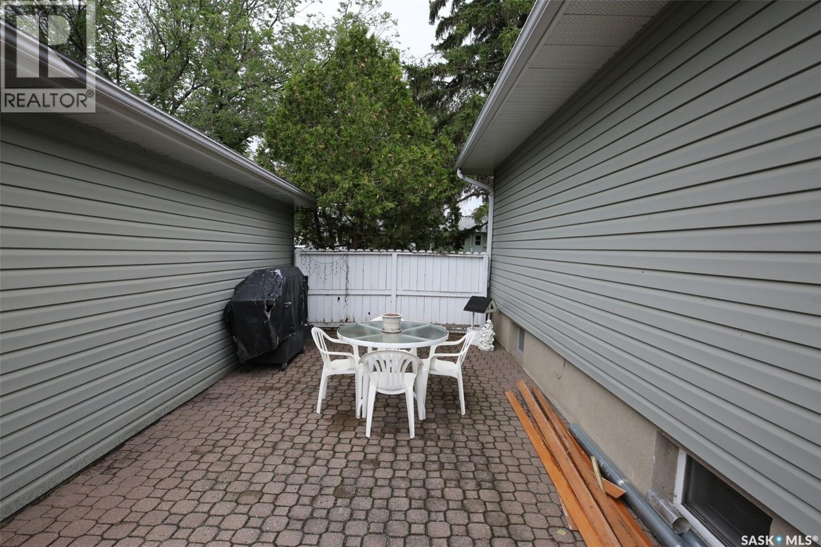 204 Rae STREET - 36
