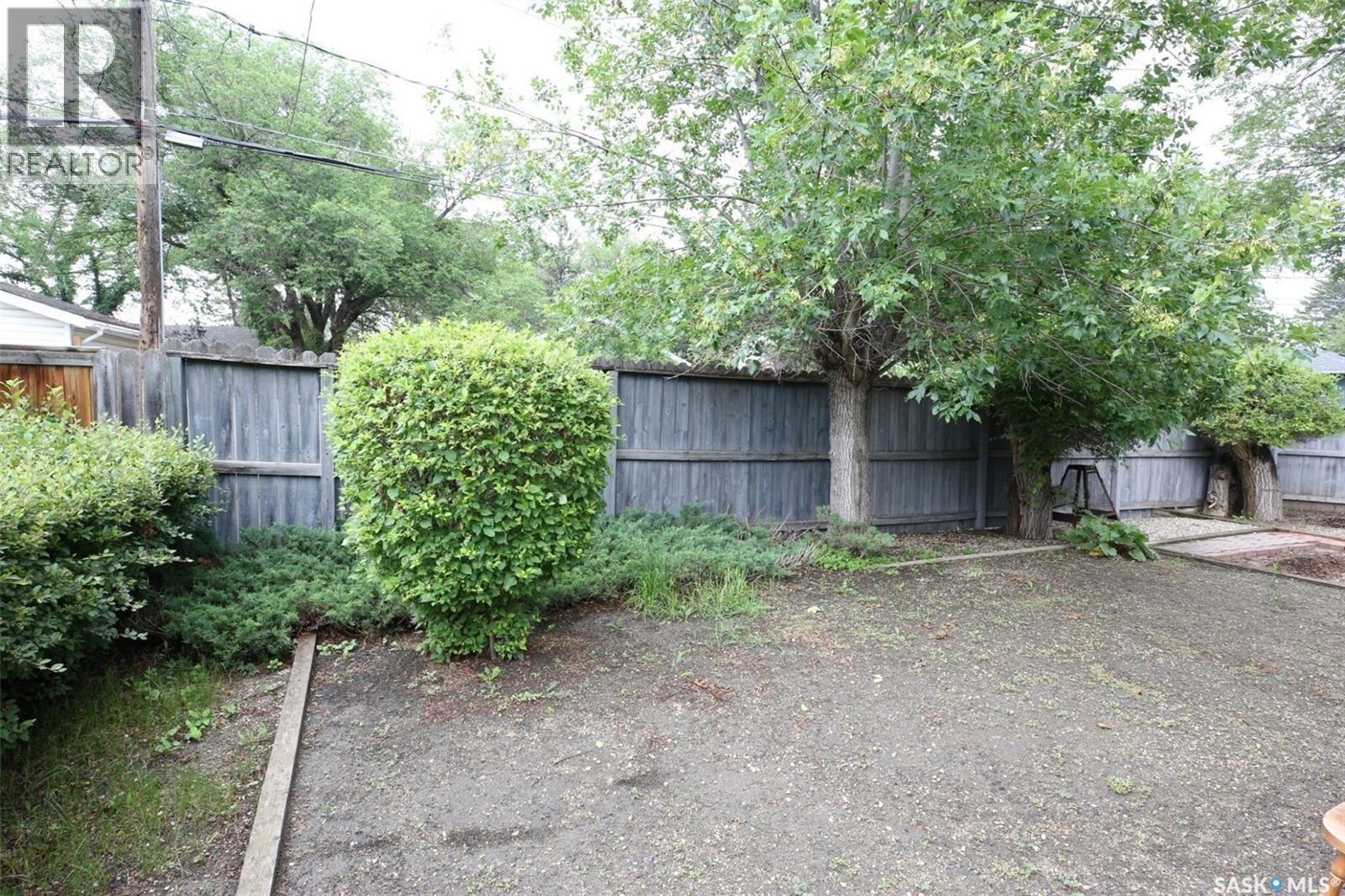 204 Rae STREET - 37