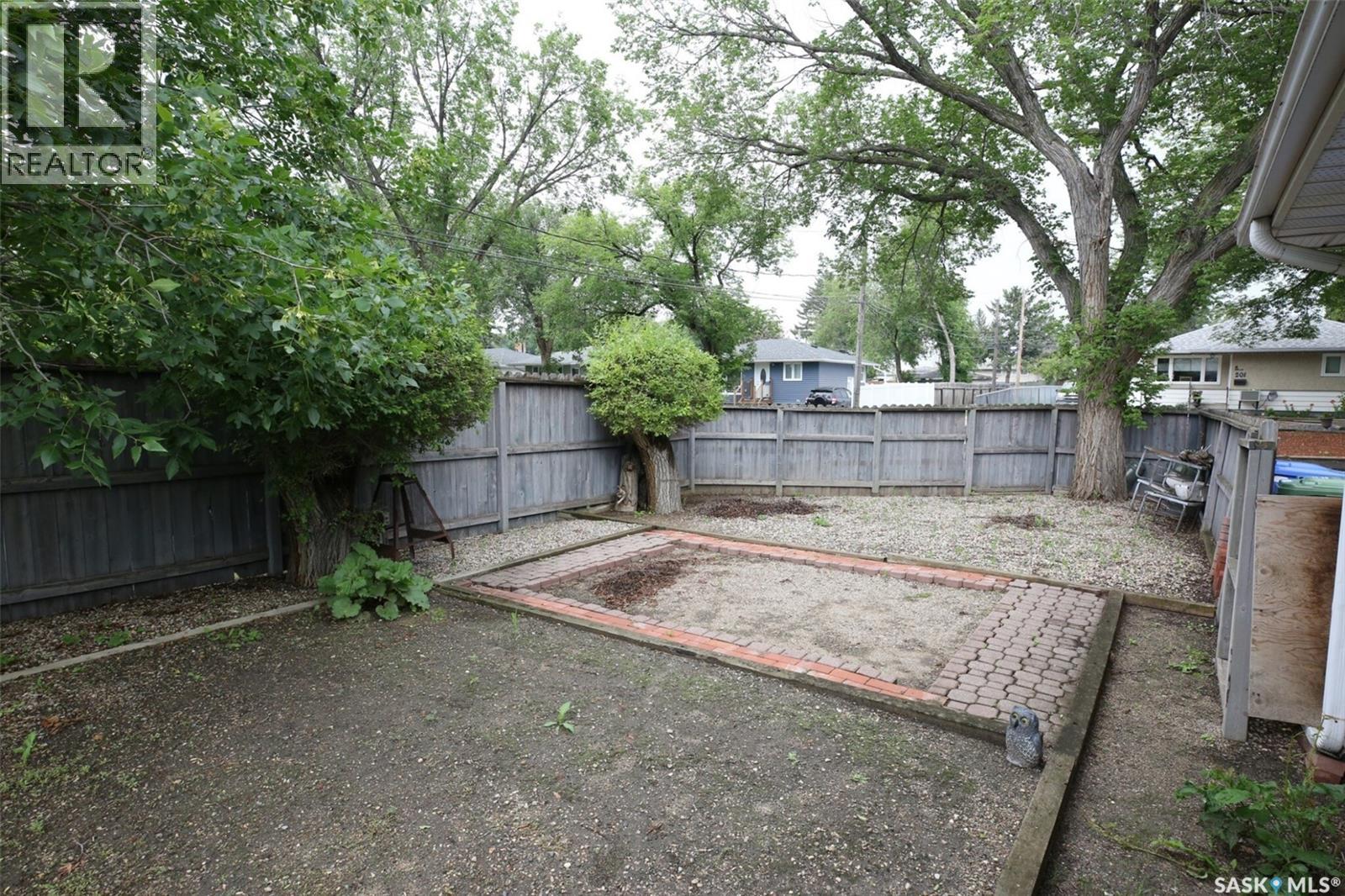 204 Rae STREET - 38