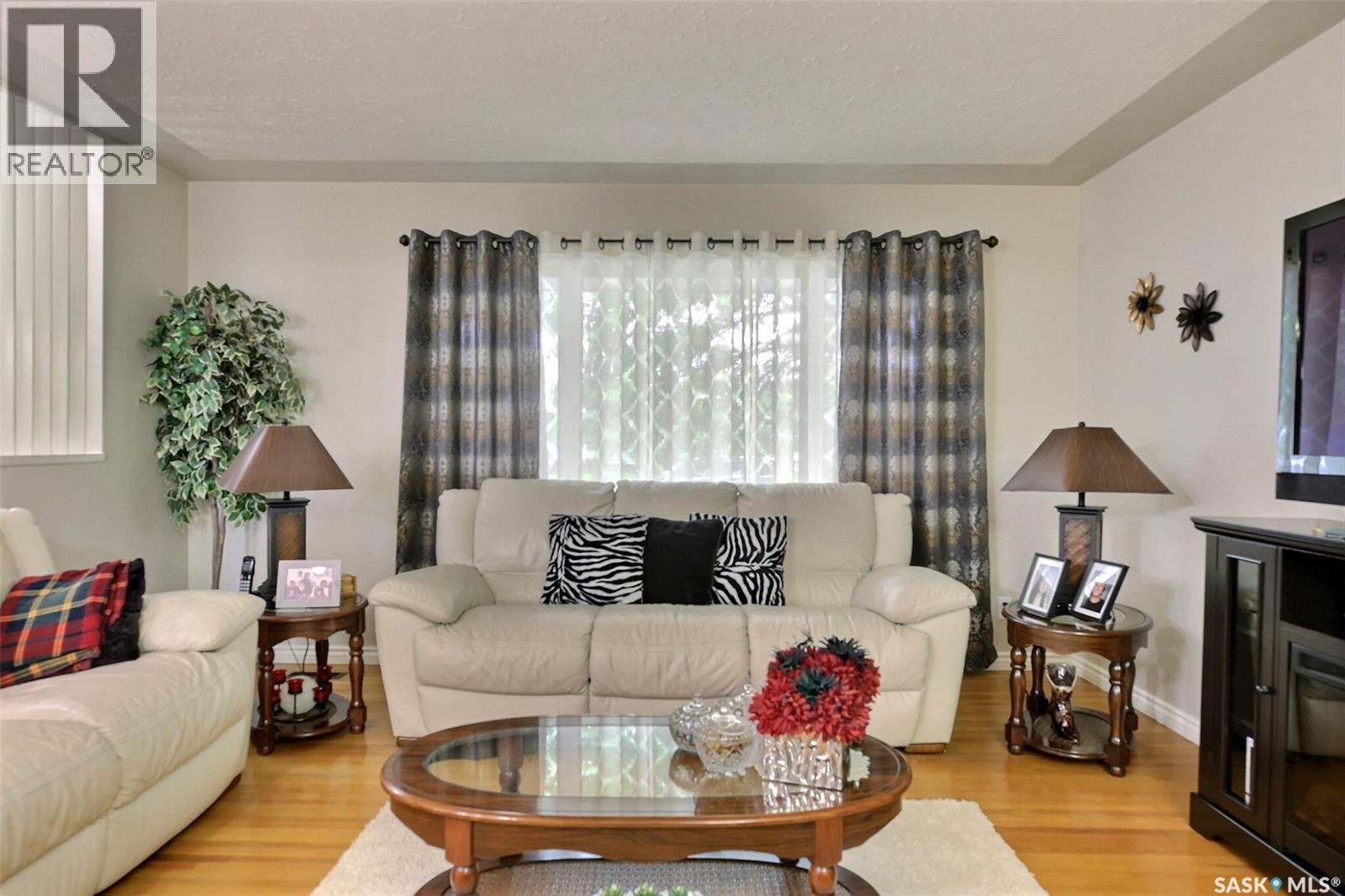 204 Rae STREET - photo 5