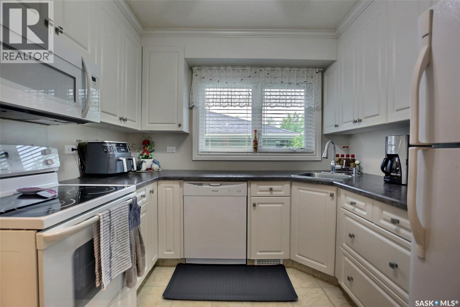204 Rae STREET — photo 8