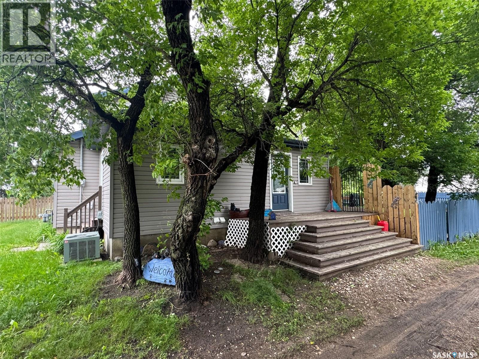 305 2nd STREET N - photo 2