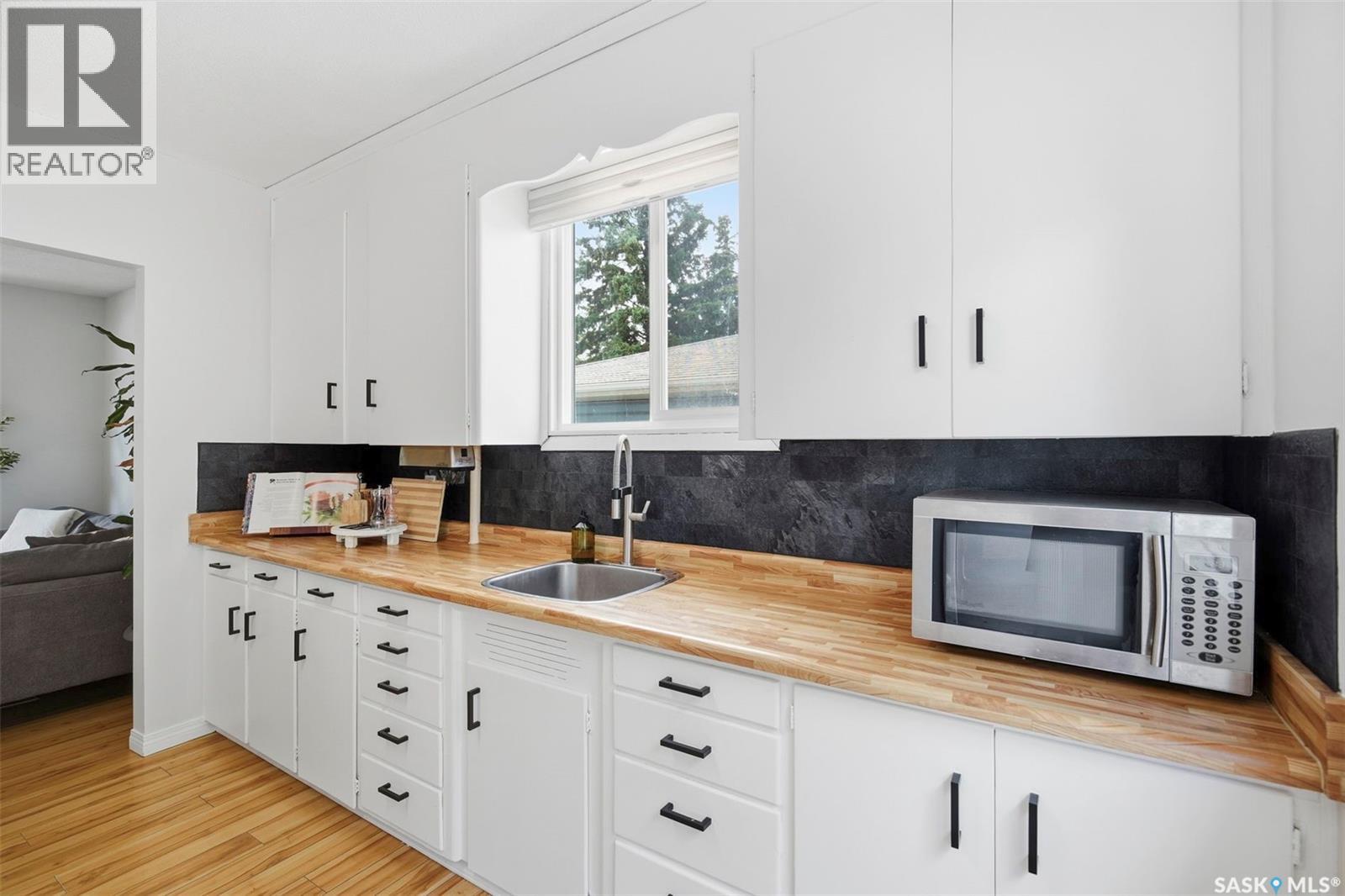 441 Vancouver AVENUE N — photo 9
