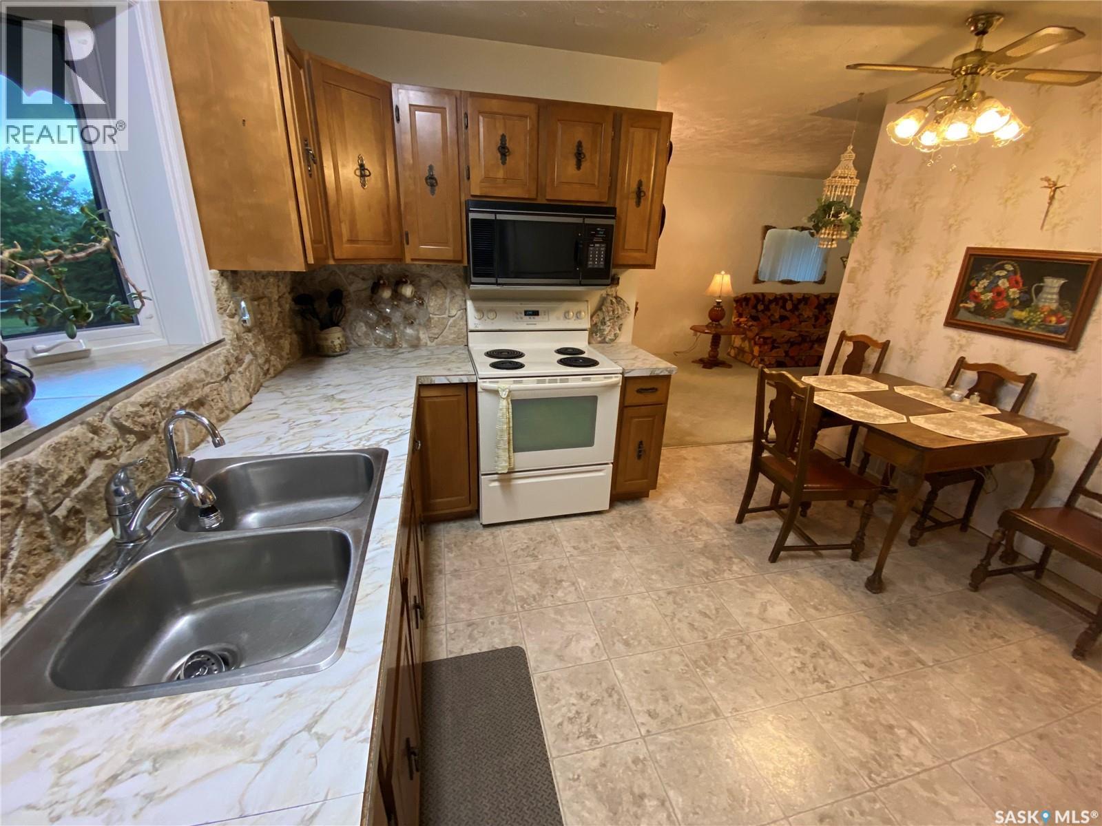 348 Wellington Park ROAD — photo 9