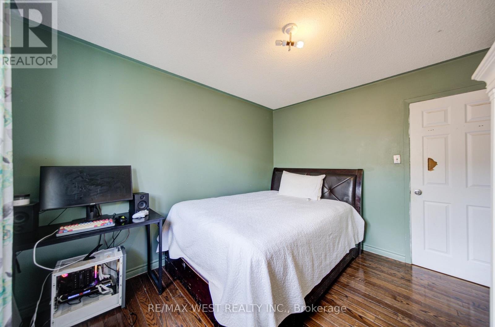 11 DANILACK COURT - 20