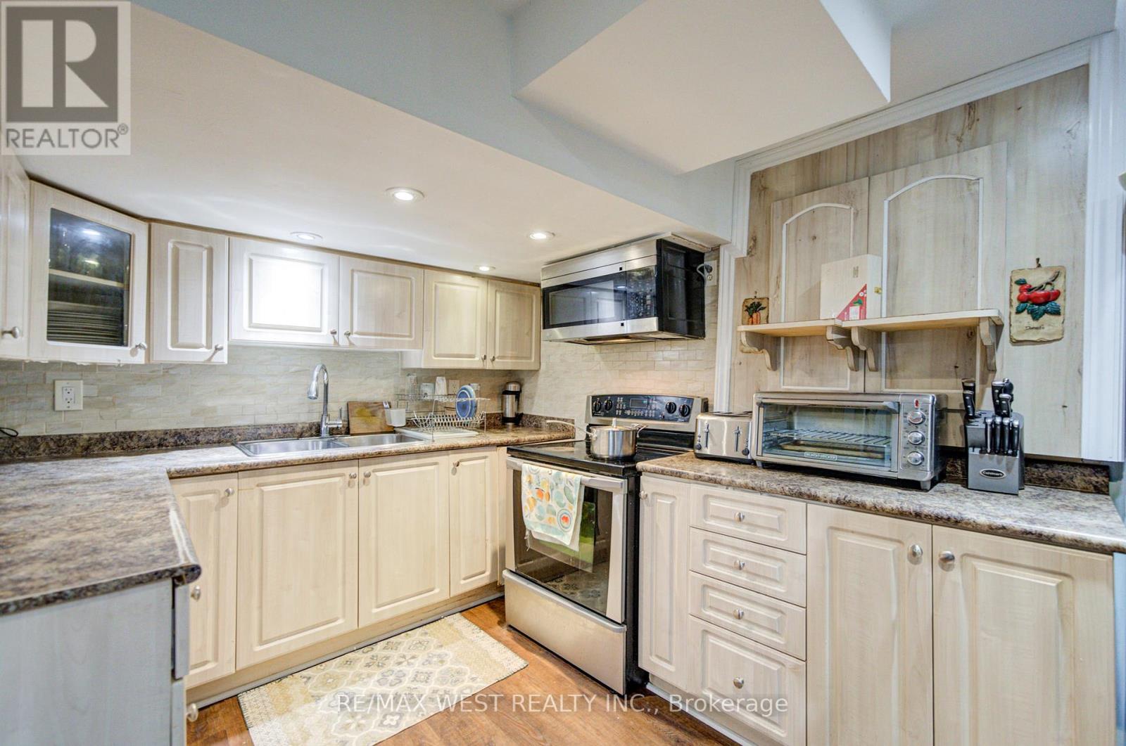11 DANILACK COURT - 24
