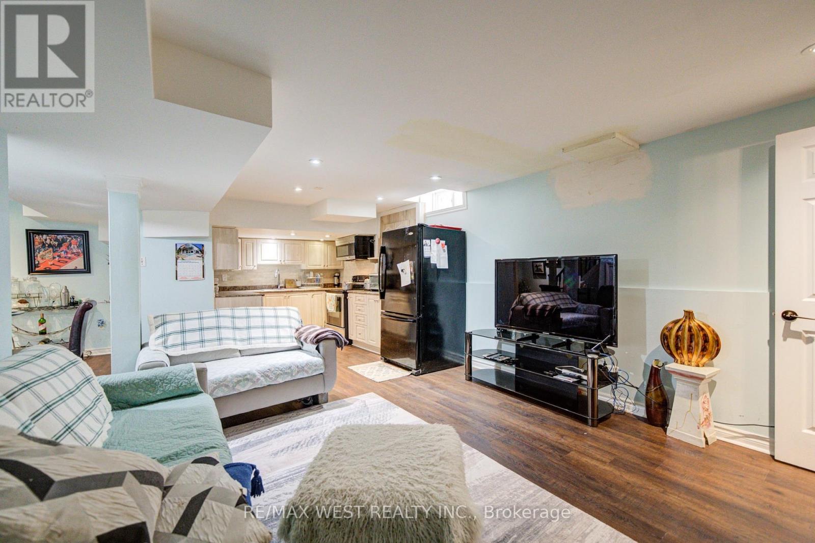 11 DANILACK COURT - 26