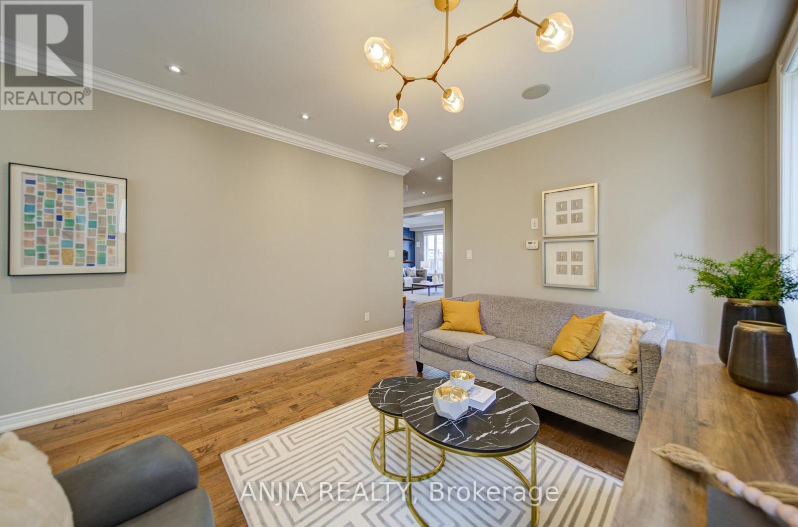 56 STOCKELL CRESCENT - 11