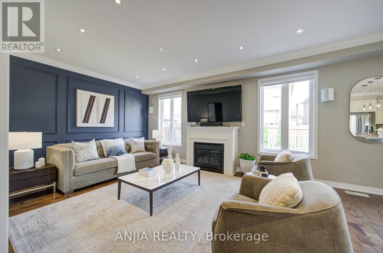56 STOCKELL CRESCENT - 12