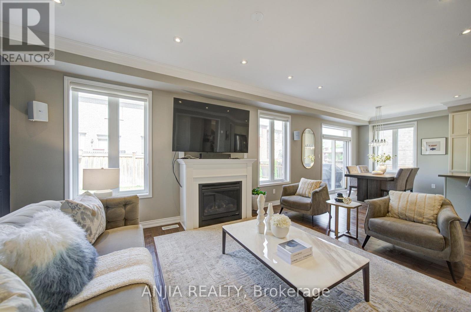 56 STOCKELL CRESCENT - 13