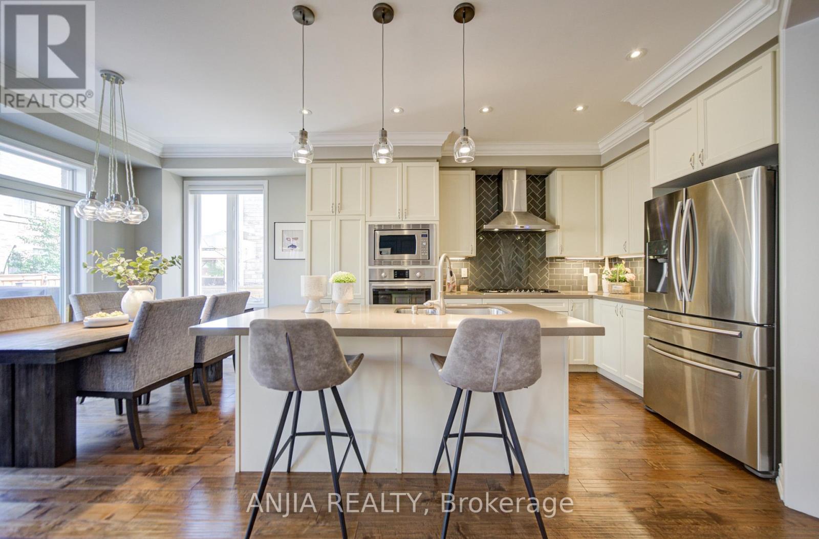 56 STOCKELL CRESCENT - 16