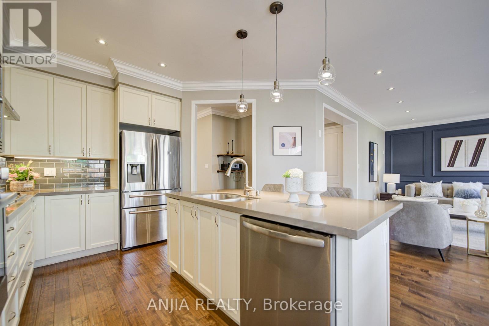 56 STOCKELL CRESCENT - 17