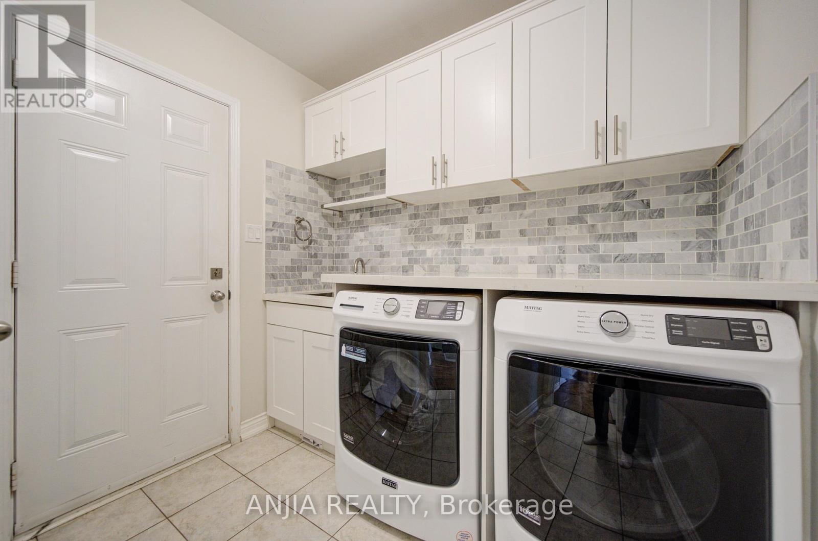 56 STOCKELL CRESCENT - 24