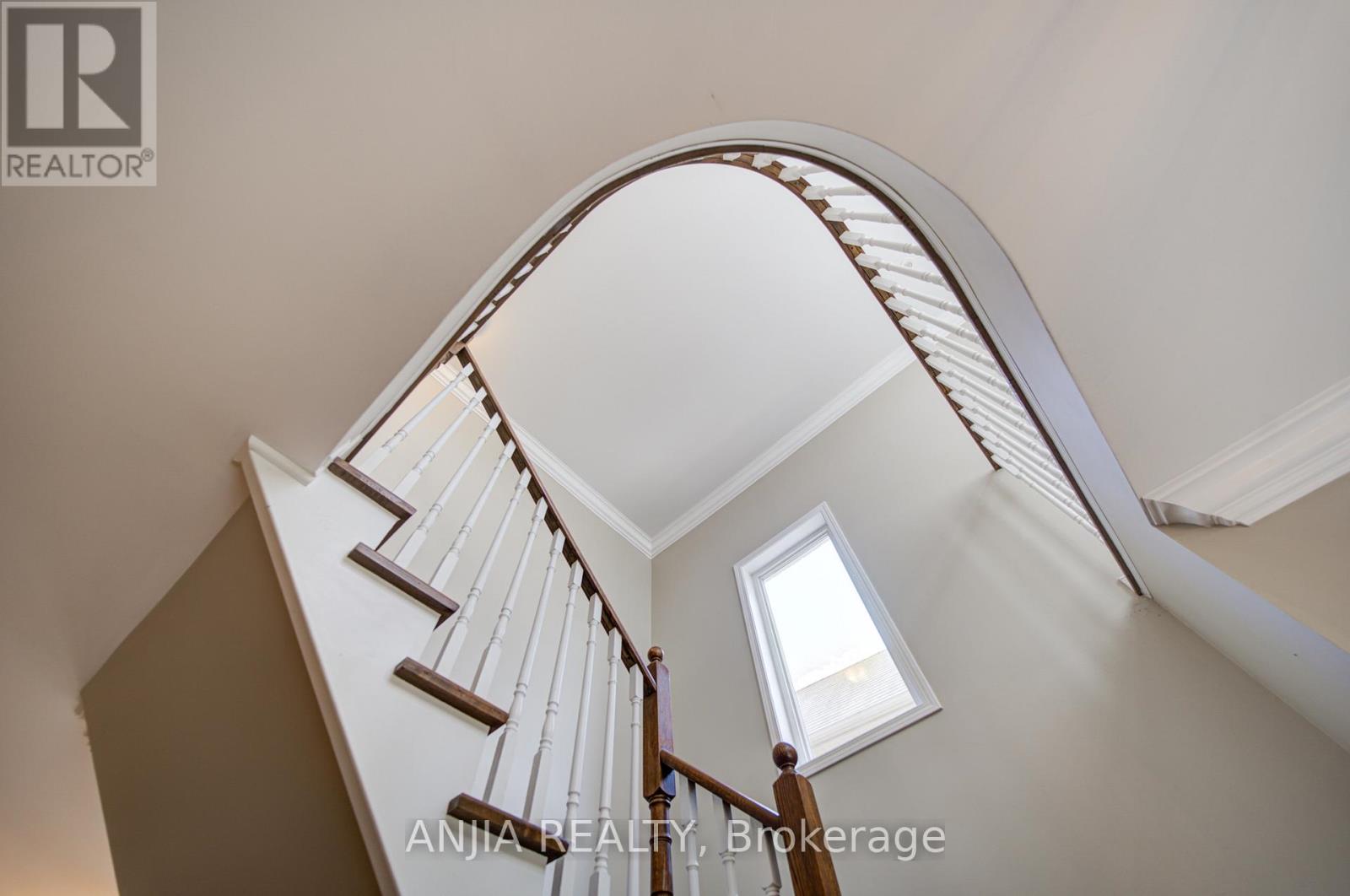 56 STOCKELL CRESCENT - 25