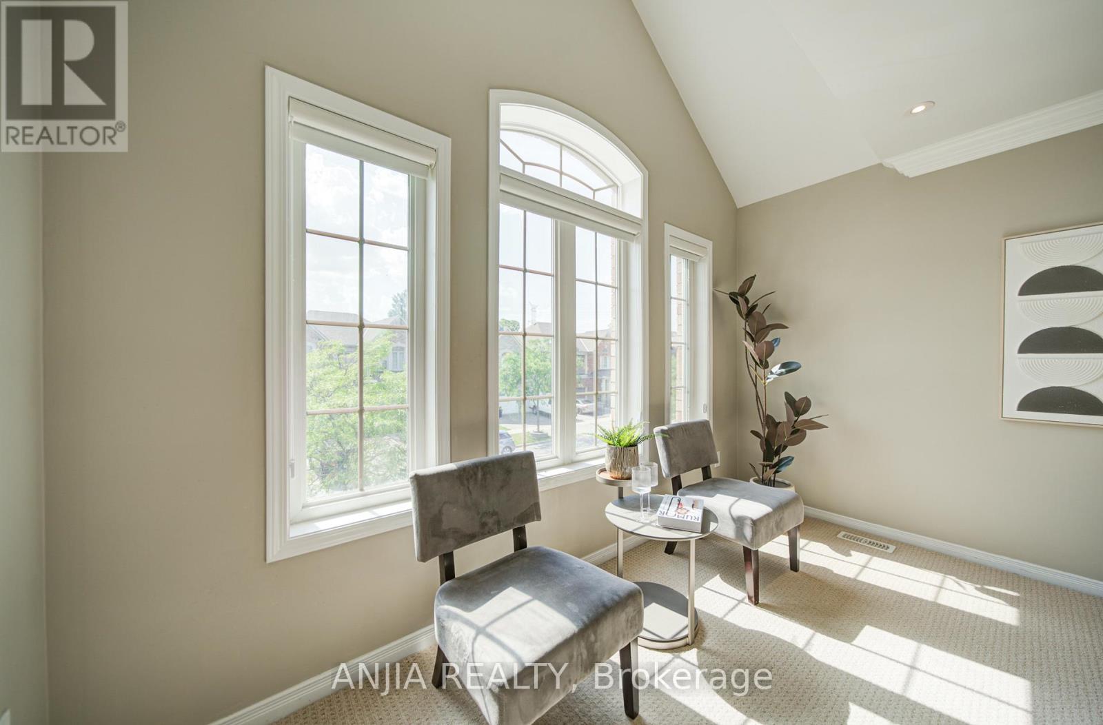 56 STOCKELL CRESCENT - 28