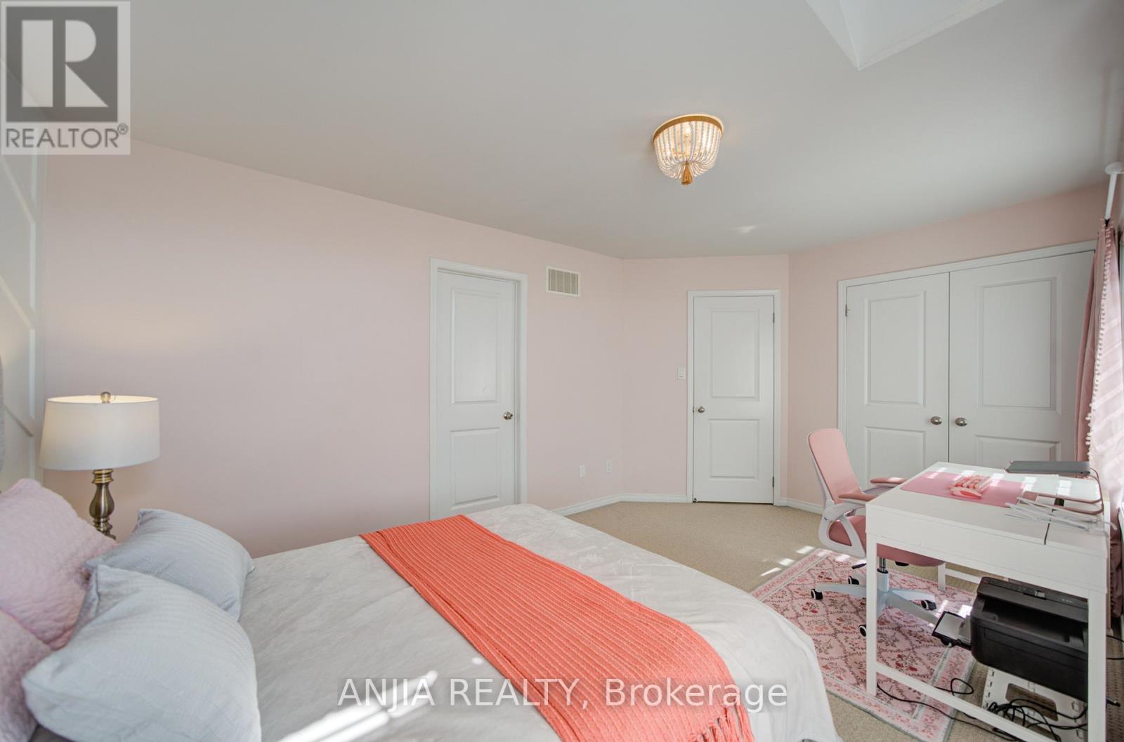 56 STOCKELL CRESCENT - 31