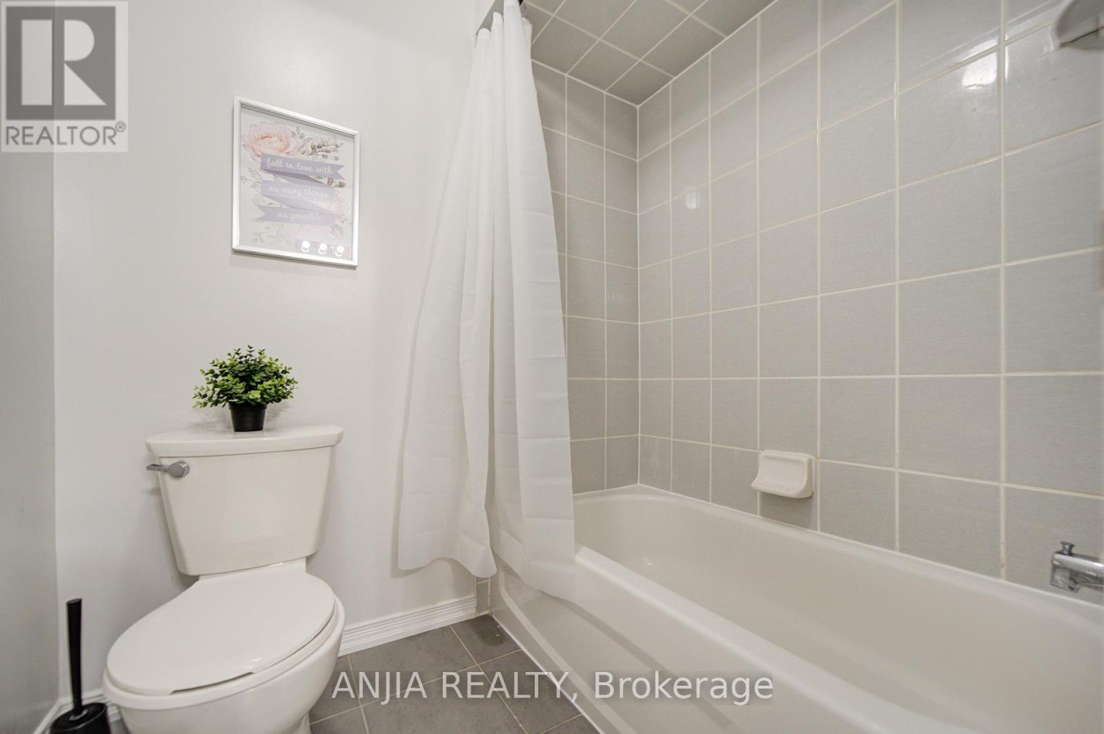 56 STOCKELL CRESCENT - 34