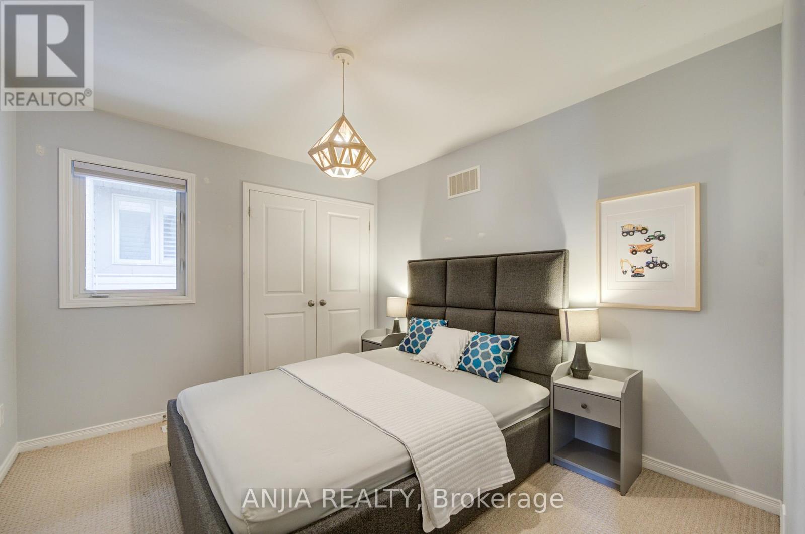 56 STOCKELL CRESCENT - 36