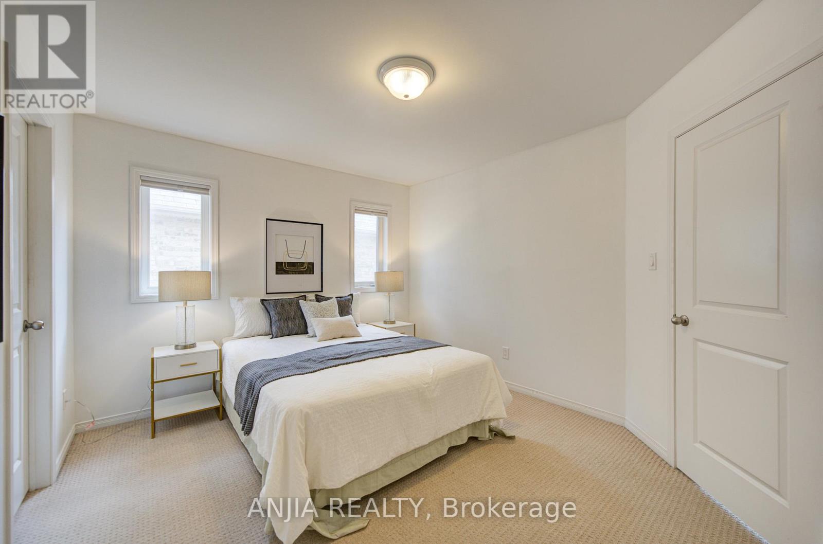 56 STOCKELL CRESCENT - 37