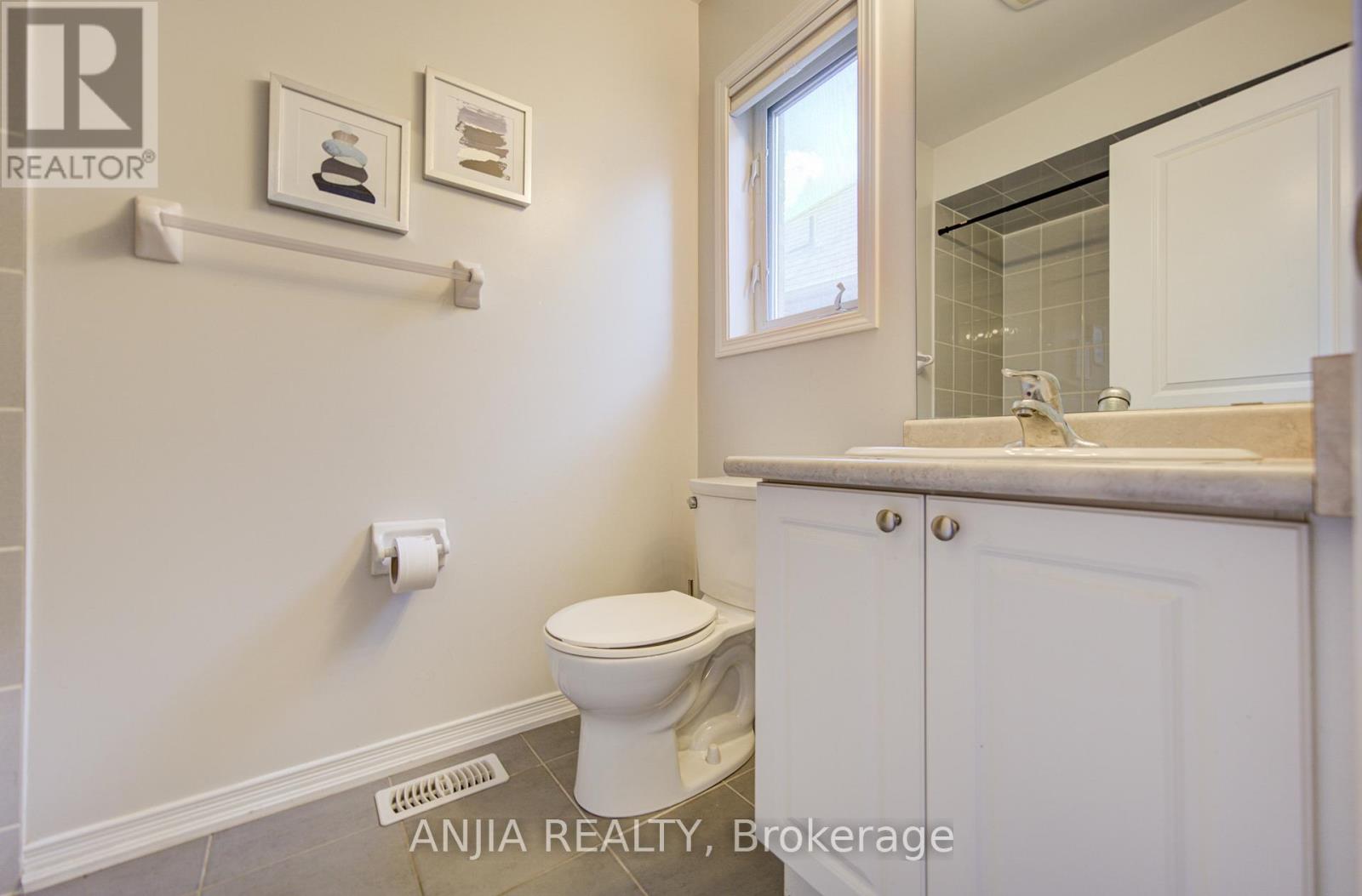 56 STOCKELL CRESCENT - 39