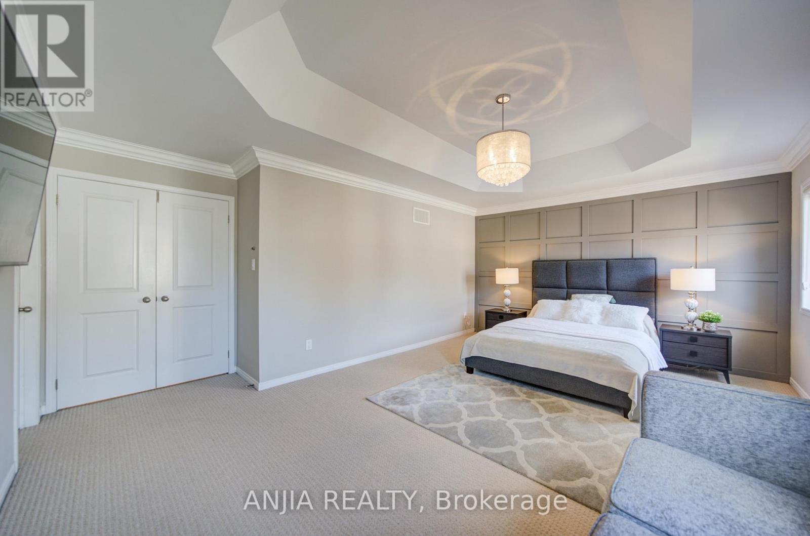 56 STOCKELL CRESCENT - 44