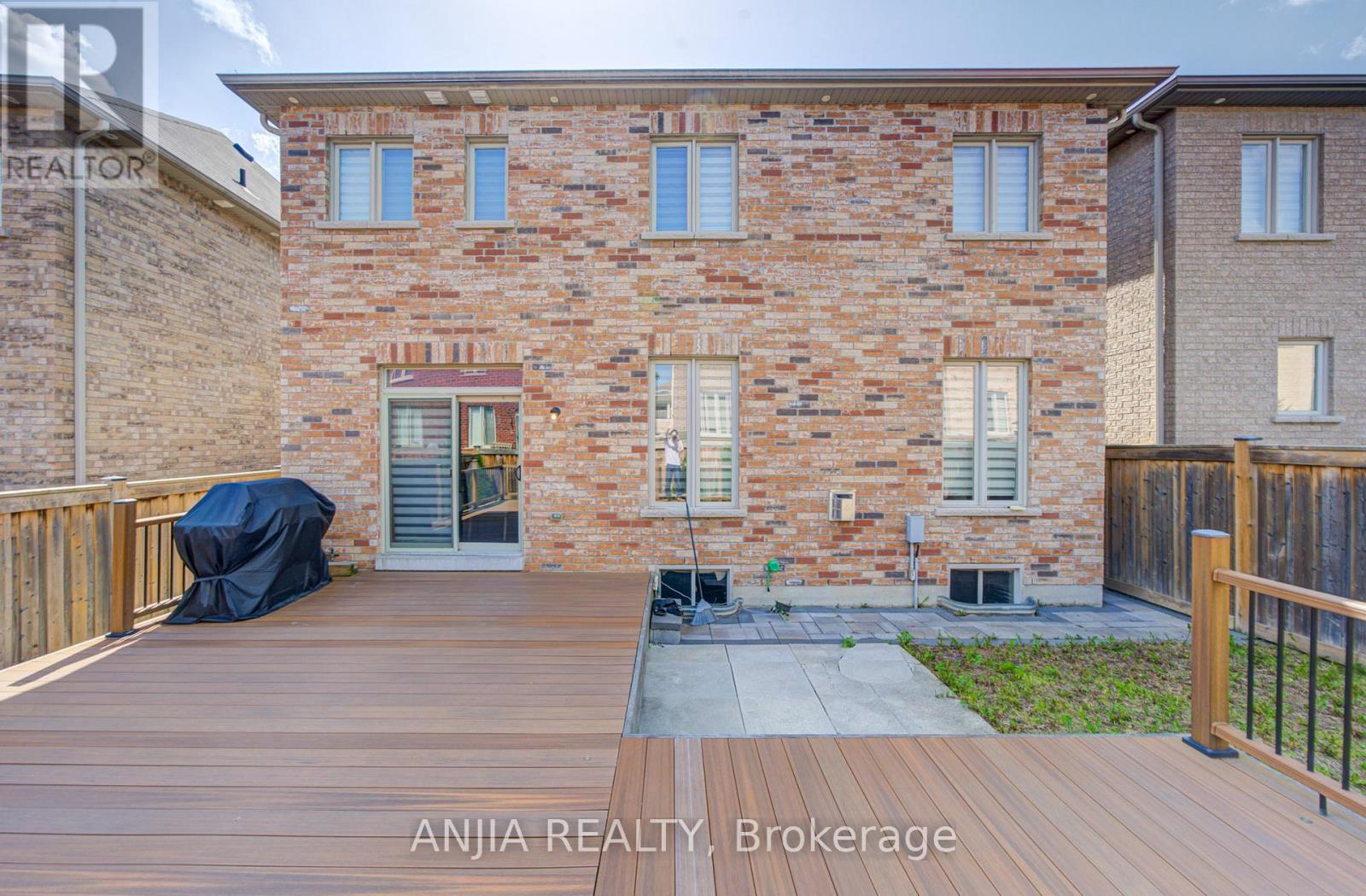 56 STOCKELL CRESCENT - 47