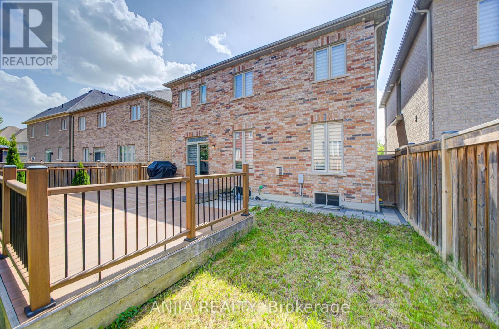 56 STOCKELL CRESCENT - 48
